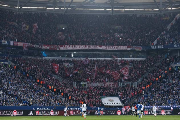 2. Fußball Bundesliga: FC Schalke 04 - 1. FC Kaiserslautern; 25.01.2026 Fa ns von 1. FC Kaiserslautern 2. Fußball Bundesliga: FC Schalke 04 - 1. FC Kaiserslautern; Veltins-Arena, Gelsenkirchen; 25.01.2026 DFL regulations prohibit any use of photographs as image sequences and or quasi video.