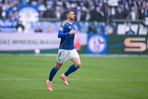 25.01.2026, Fussball, 2. Bundesliga, Saison 2025 2026, 19. Spieltag, FC Schalke 04 - 1. FC Kaiserslautern, Edin DÅ¾eko Dzeko (FC Schalke 04) xRHR-FOTO YYx