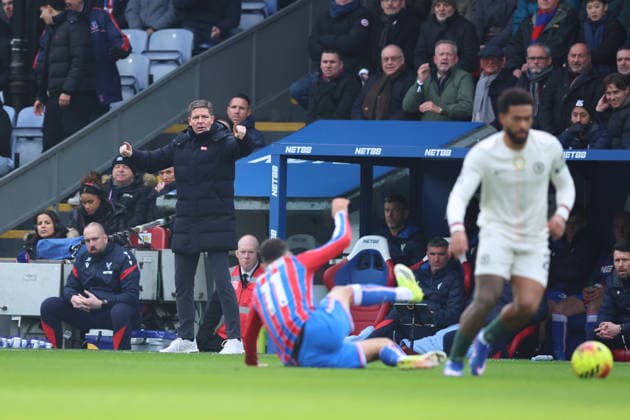 Crystal Palace v Chelsea, Premier League Crystal Palace Manager Oliver Glasner gestures to his players during the Premier League match between Crystal Palace and Chelsea at Selhurst Park, London, UK on 25 January 2026. London Selhurst Park Greater London UK Editorial use only DataCo restrictions apply See www.football-dataco.com , Copyright: xChrisxFoxwellx PSI-23638-0016
