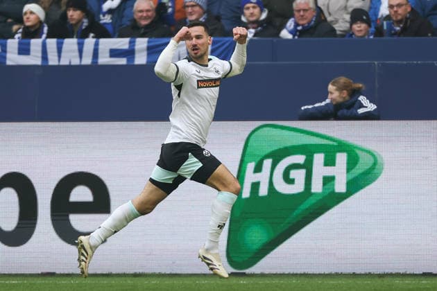 2. Bundesliga - FC Schalke 04 - 1. FC Kaiserslautern am 25.01.2026 in der Veltins-Arena auf Schalke Jubel, Torjubel, Torschuetze, Torschütze Ivan Prtajin (Kaiserslautern 9) jubelt nach seinem Tor zum 0 zu 1