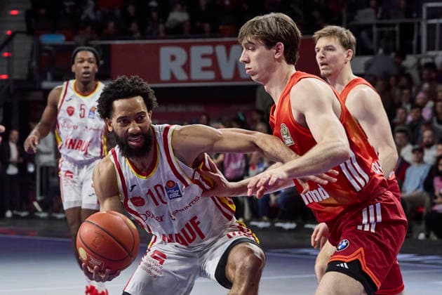 Deutsche Basketball Bundesliga (BBL), FC Bayern München Basketball vs Fitness First Würzburg Baskets, München FC Bayern Basketball, Würzburg Baskets Fitness First, Würzburg Baskets, 2026-01-25 in München (SAP Garden) MINTZ Davion (Fitness First Würzburg Baskets Shooting Guard (SG) (Nr.10) (WUE10)), JESSUP Justinian (FC Bayern Basketball SG (Nr10) FCBB10 ) sportworld München SAP Garden Bayern Deutschland