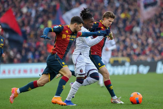 GenoaÕs Aaron Martin and GenoaÕs Morten Frendrup fights for the ball during the Serie A soccer match between Genoa and Bologna at the Luigi Ferraris Stadium in Genoa, Italy - Sunday, January 25, 2026. - Soccer .  Copyright: xTanoxPecoraro LaPressex