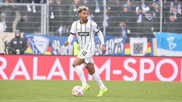 25.01.2026, Fussball, Herren, 2. Bundesliga, Saison 2025 2026, SV 07 Elversberg - VfL Bochum 1848, Bambase Conte (SV 07 Elversberg) am Ball Elversberg Ursapharm-Arena an der Kaiserlinde Saarland Deutschland (DEU)
