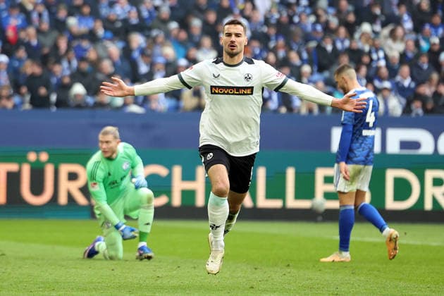 25.01.2026, xrekx, Fussball 2.Bundesliga, FC Schalke 04 - 1.FC Kaiserslautern v.l. Torjubel nach dem Tor zum celebrating the goal celebrate 0:2 durch Ivan Prtajin (1.FC Kaiserslautern) (DFL DFB REGULATIONS PROHIBIT ANY USE OF PHOTOGRAPHS as IMAGE SEQUENCES and or QUASI-VIDEO) Gelsenkirchen