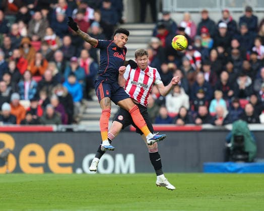 London, England, January 25 2026: Igor Jesus (19 Nottingham Forest) and Nathan Collins (22 Brentford) compete for a header during the Premier League game between Brentford and Nottingham Forest at Gtech Community Stadium in London, England. (Photo by Jay Patel Sports Press Photo SPP) Copyright: xJayxPatel SportsxPressxPhoto SPPx Sportspressphoto_SPR85425