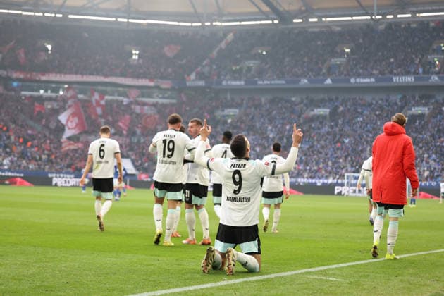 25.01.2026, xrekx, Fussball 2.Bundesliga, FC Schalke 04 - 1.FC Kaiserslautern v.l. Torjubel nach dem Tor zum celebrating the goal celebrate 0:2 durch Ivan Prtajin (1.FC Kaiserslautern) (DFL DFB REGULATIONS PROHIBIT ANY USE OF PHOTOGRAPHS as IMAGE SEQUENCES and or QUASI-VIDEO) Gelsenkirchen