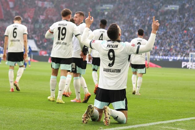 25.01.2026, xrekx, Fussball 2.Bundesliga, FC Schalke 04 - 1.FC Kaiserslautern v.l. Torjubel nach dem Tor zum celebrating the goal celebrate 0:2 durch Ivan Prtajin (1.FC Kaiserslautern) (DFL DFB REGULATIONS PROHIBIT ANY USE OF PHOTOGRAPHS as IMAGE SEQUENCES and or QUASI-VIDEO) Gelsenkirchen