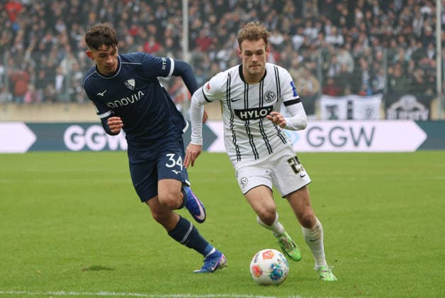 25.01.2026, Fussball, Herren, 2. Bundesliga, Saison 2025 2026, SV 07 Elversberg - VfL Bochum 1848, Tom Zimmerschied (SV 07 Elversberg), Cajetan Lenz (VfL Bochum 1848) Elversberg Ursapharm-Arena an der Kaiserlinde Saarland Deutschland (DEU)