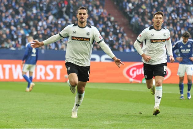 25.01.2026, xrekx, Fussball 2.Bundesliga, FC Schalke 04 - 1.FC Kaiserslautern v.l. Torjubel nach dem Tor zum celebrating the goal celebrate 0:2 durch Ivan Prtajin (1.FC Kaiserslautern) (DFL DFB REGULATIONS PROHIBIT ANY USE OF PHOTOGRAPHS as IMAGE SEQUENCES and or QUASI-VIDEO) Gelsenkirchen
