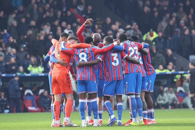 25th January 2026; Selhurst Park, Selhurst, London, England; Premier League Football, Crystal Palace versus Chelsea; Crystal Palace players pre-match team huddle  KatiexChan