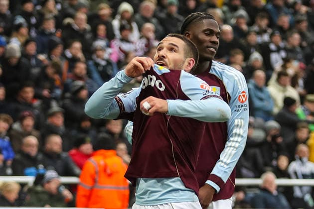 Newcastle United v Aston Villa, Premier League Emi Buendia Of Aston Villa scores a GOAL 0-1 and celebrates during the Newcastle United v Aston Villa Premier League match at St. James Park, Newcastle Upon Tyne, England on 25 January 2026 Credit: Lee Keuneke Every Second Media Editorial use only. All images are copyright Every Second Media Limited. No images may be reproduced without prior permission. All rights reserved. Premier League and Football League images are subject to licensing agreements with Football DataCo Limited. see https: www.football-dataco.com Copyright: xIMAGO EveryxSecondxMediax ESM-1773-0044 LeexKeunekex xEveryxSecondxMediax