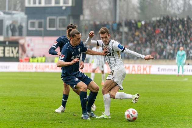 25.01.2026, xdaymx, Fussball 2.Bundesliga, SV Elversberg - VfL Bochum Tom Zimmerschmied mit der Hacke (DFL DFB REGULATIONS PROHIBIT ANY USE OF PHOTOGRAPHS as IMAGE SEQUENCES and or QUASI-VIDEO) Elversberg
