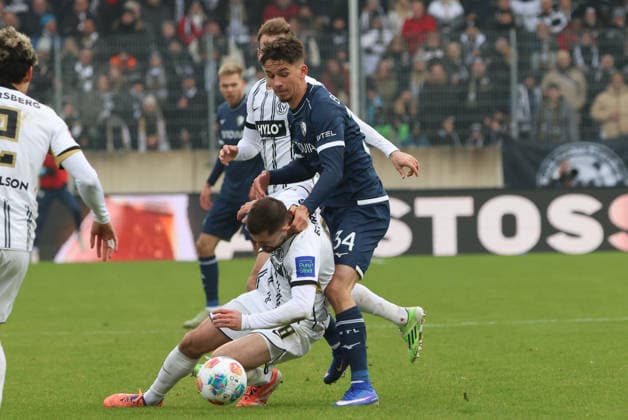 25.01.2026, Fussball, Herren, 2. Bundesliga, Saison 2025 2026, SV 07 Elversberg - VfL Bochum 1848, Lukasz Poreba (SV 07 Elversberg), Cajetan Lenz (VfL Bochum 1848) Elversberg Ursapharm-Arena an der Kaiserlinde Saarland Deutschland (DEU)