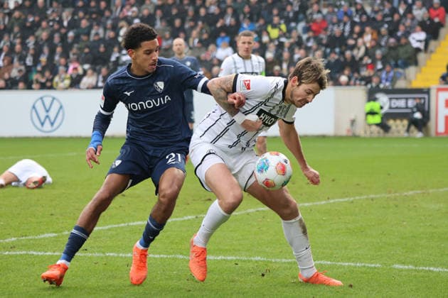 25.01.2026, Fussball, Herren, 2. Bundesliga, Saison 2025 2026, SV 07 Elversberg - VfL Bochum 1848, Maximilian Rohr (SV 07 Elversberg), Francis Onyeka (VfL Bochum 1848) Elversberg Ursapharm-Arena an der Kaiserlinde Saarland Deutschland (DEU)