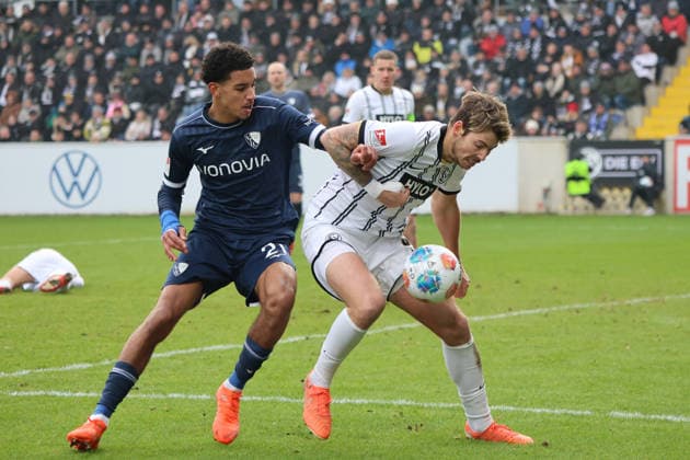 25.01.2026, Fussball, Herren, 2. Bundesliga, Saison 2025 2026, SV 07 Elversberg - VfL Bochum 1848, Maximilian Rohr (SV 07 Elversberg), Francis Onyeka (VfL Bochum 1848) Elversberg Ursapharm-Arena an der Kaiserlinde Saarland Deutschland (DEU)