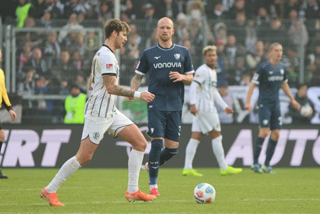 25.01.2026, Fussball, Herren, 2. Bundesliga, Saison 2025 2026, SV 07 Elversberg - VfL Bochum 1848, Maximilian Rohr (SV 07 Elversberg), Philipp Hofmann (VfL Bochum 1848) Elversberg Ursapharm-Arena an der Kaiserlinde Saarland Deutschland (DEU)