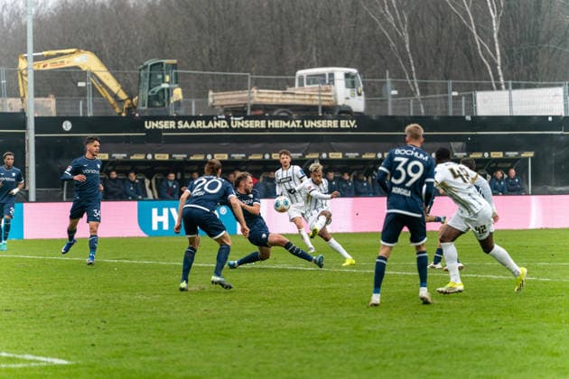 25.01.2026, xdaymx, Fussball 2.Bundesliga, SV Elversberg - VfL Bochum Großchance von Bambase Conte (Elversberg) (DFL DFB REGULATIONS PROHIBIT ANY USE OF PHOTOGRAPHS as IMAGE SEQUENCES and or QUASI-VIDEO) Elversberg