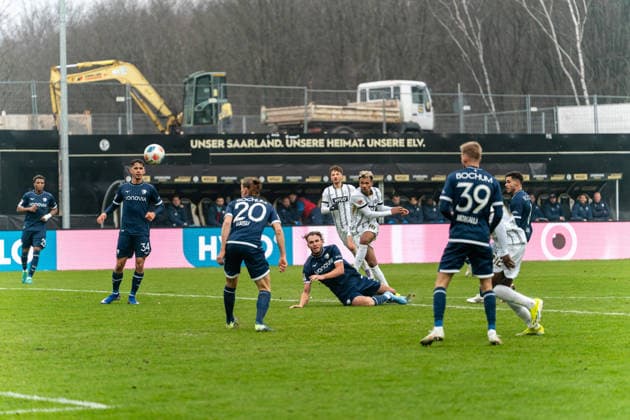 25.01.2026, xdaymx, Fussball 2.Bundesliga, SV Elversberg - VfL Bochum Großchance von Bambase Conte (Elversberg) (DFL DFB REGULATIONS PROHIBIT ANY USE OF PHOTOGRAPHS as IMAGE SEQUENCES and or QUASI-VIDEO) Elversberg