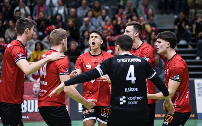 Volleyball 2. Bundesliga Saison 2025 2026 TV Rottenburg - TSV Muehldorf 24.01.2026 JUBEL TV Rottenburg; Maik Trautmann, Timon Schippmann, Milan Kvrzic, Jakob Elsaesser, Niklas Lichtenauer und David Dornauf (v.li.)