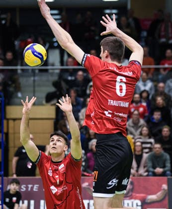 Volleyball 2. Bundesliga Saison 2025 2026 TV Rottenburg - TSV Muehldorf 24.01.2026 Milan Kvrzic (li, TV Rottenburg) und Maik Trautmann (re, TV Rottenburg)
