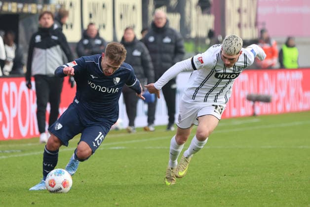 25.01.2026, Fussball, Herren, 2. Bundesliga, Saison 2025 2026, SV 07 Elversberg - VfL Bochum 1848, Felix Keidel (SV 07 Elversberg), Felix Passlack (VfL Bochum 1848) Elversberg Ursapharm-Arena an der Kaiserlinde Saarland Deutschland (DEU)