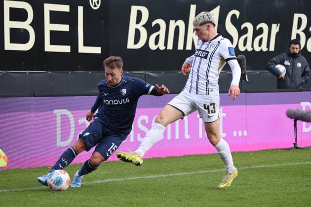 25.01.2026, Fussball, Herren, 2. Bundesliga, Saison 2025 2026, SV 07 Elversberg - VfL Bochum 1848, Felix Keidel (SV 07 Elversberg), Felix Passlack (VfL Bochum 1848) Elversberg Ursapharm-Arena an der Kaiserlinde Saarland Deutschland (DEU)