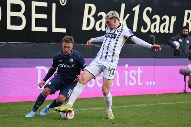 25.01.2026, Fussball, Herren, 2. Bundesliga, Saison 2025 2026, SV 07 Elversberg - VfL Bochum 1848, Felix Keidel (SV 07 Elversberg), Felix Passlack (VfL Bochum 1848) Elversberg Ursapharm-Arena an der Kaiserlinde Saarland Deutschland (DEU)