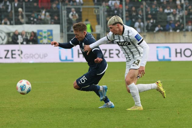 25.01.2026, Fussball, Herren, 2. Bundesliga, Saison 2025 2026, SV 07 Elversberg - VfL Bochum 1848, Felix Keidel (SV 07 Elversberg), Felix Passlack (VfL Bochum 1848) Elversberg Ursapharm-Arena an der Kaiserlinde Saarland Deutschland (DEU)