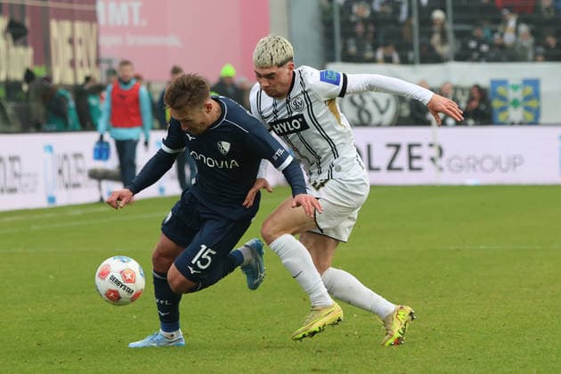 25.01.2026, Fussball, Herren, 2. Bundesliga, Saison 2025 2026, SV 07 Elversberg - VfL Bochum 1848, Felix Keidel (SV 07 Elversberg), Felix Passlack (VfL Bochum 1848) Elversberg Ursapharm-Arena an der Kaiserlinde Saarland Deutschland (DEU)