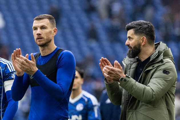 2. Fußball Bundesliga: FC Schalke 04 - 1. FC Kaiserslautern; 25.01.2026 Edin Dzeko (FC Schalke 04, 10) 2. Fußball Bundesliga: FC Schalke 04 - 1. FC Kaiserslautern; Veltins-Arena, Gelsenkirchen; 25.01.2026 DFL regulations prohibit any use of photographs as image sequences and or quasi video.