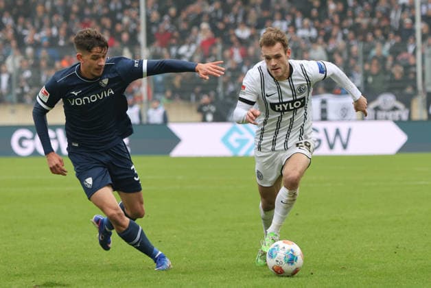 25.01.2026, Fussball, Herren, 2. Bundesliga, Saison 2025 2026, SV 07 Elversberg - VfL Bochum 1848, Tom Zimmerschied (SV 07 Elversberg), Cajetan Lenz (VfL Bochum 1848) Elversberg Ursapharm-Arena an der Kaiserlinde Saarland Deutschland (DEU)