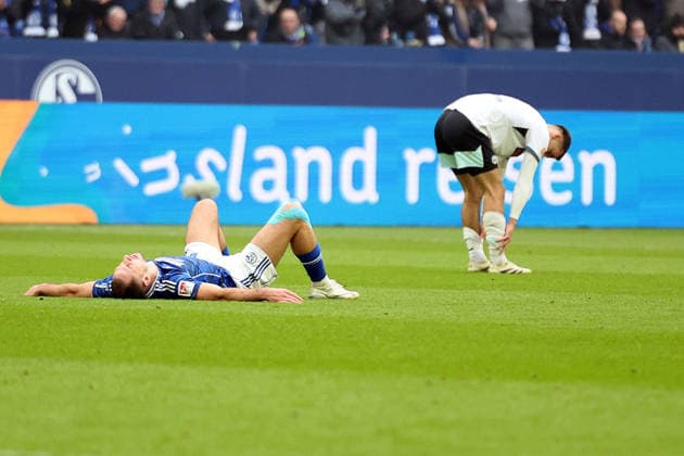 25.01.2026, xrekx, Fussball 2.Bundesliga, FC Schalke 04 - 1.FC Kaiserslautern v.l. Spielende Nikola Katic (FC Schalke 04) Ivan Prtajin (1.FC Kaiserslautern) (DFL DFB REGULATIONS PROHIBIT ANY USE OF PHOTOGRAPHS as IMAGE SEQUENCES and or QUASI-VIDEO) Gelsenkirchen