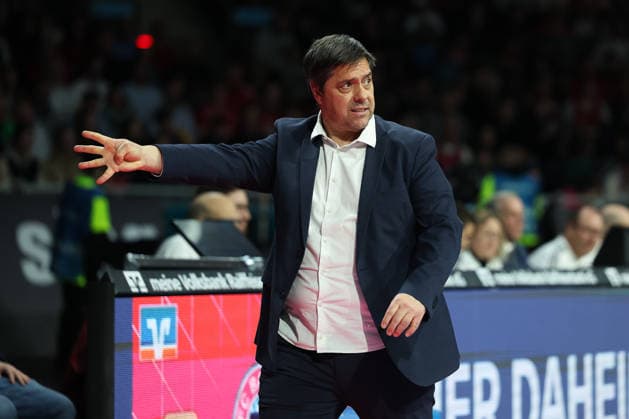 Sasa Filipovski (Fitness First Wuerzburg Baskets, Chef-Trainer) gestikuliert, GER, FC Bayern Basketball vs. Fitness First Wuerzburg Baskets, Basketball, easycredit Basketball Bundesliga, 17. Spieltag, Saison 2025 2026, 25.01.2026, GER, FC Bayern Basketball vs. Fitness First Wuerzburg Baskets, Basketball, easycredit Basketball Bundesliga, 17. Spieltag, Saison 2025 2026, 25.01.2026 Muenchen Copyright: xEibner-Pressefoto JennixMaulx EP_JML