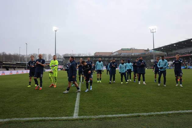 25.01.2026, Fussball, Herren, 2. Bundesliga, Saison 2025 2026, SV 07 Elversberg - VfL Bochum 1848, Die Mannschaft (VfL Bochum 1848) bedankt sich bei den Fans Elversberg Ursapharm-Arena an der Kaiserlinde Saarland Deutschland (DEU)