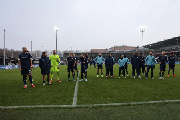 25.01.2026, Fussball, Herren, 2. Bundesliga, Saison 2025 2026, SV 07 Elversberg - VfL Bochum 1848, Die Mannschaft (VfL Bochum 1848) bedankt sich bei den Fans Elversberg Ursapharm-Arena an der Kaiserlinde Saarland Deutschland (DEU)