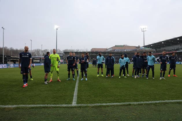 25.01.2026, Fussball, Herren, 2. Bundesliga, Saison 2025 2026, SV 07 Elversberg - VfL Bochum 1848, Die Mannschaft (VfL Bochum 1848) bedankt sich bei den Fans Elversberg Ursapharm-Arena an der Kaiserlinde Saarland Deutschland (DEU)