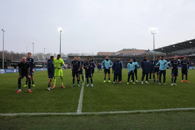 25.01.2026, Fussball, Herren, 2. Bundesliga, Saison 2025 2026, SV 07 Elversberg - VfL Bochum 1848, Die Mannschaft (VfL Bochum 1848) bedankt sich bei den Fans Elversberg Ursapharm-Arena an der Kaiserlinde Saarland Deutschland (DEU)