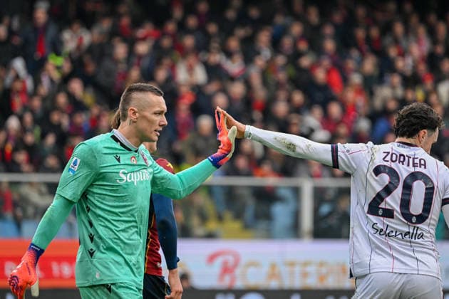Bologna s goalkeeper Lukasz Skorupski and BolognaÕs Nadir Zortea during the Serie A soccer match between Genoa and Bologna at the Luigi Ferraris Stadium in Genoa, Italy - Sunday, January 25, 2026. - Soccer .  Copyright: xTanoxPecoraro LaPressex