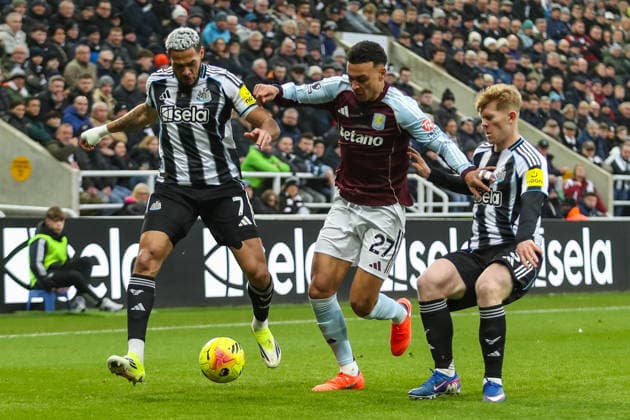 Newcastle United v Aston Villa, Premier League Joelinton Of Newcastle United battles with Morgan Rogers Of Aston Villa during the Newcastle United v Aston Villa Premier League match at St. James Park, Newcastle Upon Tyne, England on 25 January 2026 Credit: Lee Keuneke Every Second Media Editorial use only. All images are copyright Every Second Media Limited. No images may be reproduced without prior permission. All rights reserved. Premier League and Football League images are subject to licensing agreements with Football DataCo Limited. see https: www.football-dataco.com Copyright: xIMAGO EveryxSecondxMediax ESM-1773-0062 LeexKeunekex xEveryxSecondxMediax
