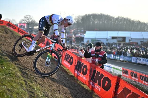 Dutch Mathieu Van Der Poel pictured in action during the men s elite race at the World Cup cyclocross cycling event in Hoogerheide, Netherlands, stage 12 (out of 12) of the UCI World Cup cyclocross competition, Sunday 25 January 2026. LUCxCLAESSEN  x158493407x