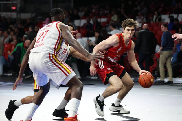 Justinian Jessup (FC Bayern Basketball, 10) mit Eddy Edigin Jr. (Fitness First Wuerzburg Baskets, 27) und Davion Mintz (Fitness First Wuerzburg Baskets, 10), GER, FC Bayern Basketball vs. Fitness First Wuerzburg Baskets, Basketball, easycredit Basketball Bundesliga, 17. Spieltag, Saison 2025 2026, 25.01.2026, GER, FC Bayern Basketball vs. Fitness First Wuerzburg Baskets, Basketball, easycredit Basketball Bundesliga, 17. Spieltag, Saison 2025 2026, 25.01.2026 Muenchen Copyright: xEibner-Pressefoto JennixMaulx EP_JML