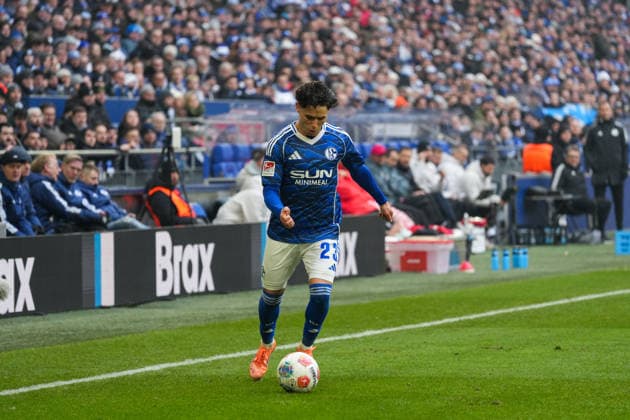 Deutschland: Fussball 2. Bundesliga, Saison 2025 26, 19. Spieltag - FC Schalke 04 vs 1. FC Kaiserslautern, 25.01.2026, Veltins Arena (Gelsenkirchen, Nordrhein-Westfalen) Soufiane El-Faouzi (FC Schalke 04, 23)