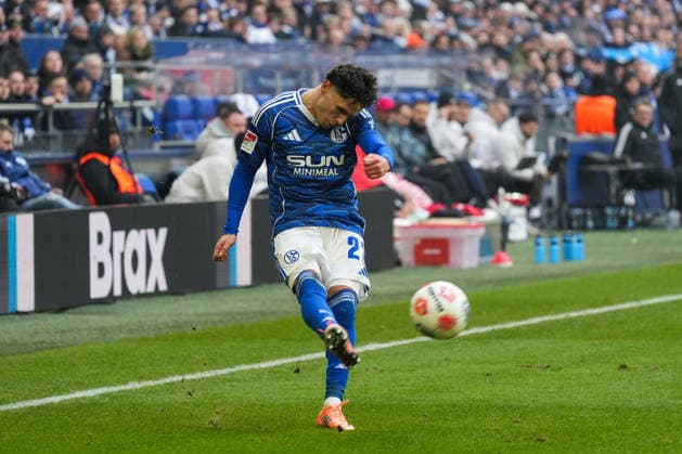 Deutschland: Fussball 2. Bundesliga, Saison 2025 26, 19. Spieltag - FC Schalke 04 vs 1. FC Kaiserslautern, 25.01.2026, Veltins Arena (Gelsenkirchen, Nordrhein-Westfalen) Soufiane El-Faouzi (FC Schalke 04, 23)