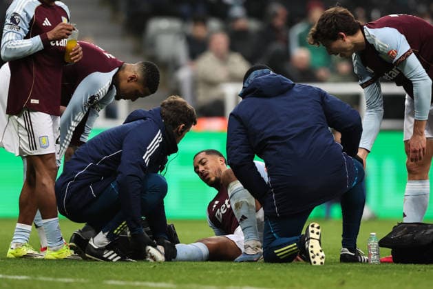 Newcastle Upon Tyne, England, 25th January 2026. Youri Tielemans of Aston Villa receives medical treatment during the Newcastle United vs Aston Villa Premier League match at St. James Park, Newcastle Upon Tyne. Picture credit should read: Nigel Roddis Sportimage EDITORIAL USE ONLY. No use with unauthorised audio, video, data, fixture lists, club league logos or live services. Online in-match use limited to 120 images, no video emulation. No use in betting, games or single club league player publications. SPI_042_NR_NEW_vs_AVL SPI-4479-0042