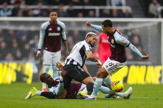 Newcastle United v Aston Villa, Premier League Joelinton Of Newcastle United battles with Amadou Onana Of Aston Villa during the Newcastle United v Aston Villa Premier League match at St. James Park, Newcastle Upon Tyne, England on 25 January 2026 Credit: Lee Keuneke Every Second Media Editorial use only. All images are copyright Every Second Media Limited. No images may be reproduced without prior permission. All rights reserved. Premier League and Football League images are subject to licensing agreements with Football DataCo Limited. see https: www.football-dataco.com Copyright: xIMAGO EveryxSecondxMediax ESM-1773-0067 LeexKeunekex xEveryxSecondxMediax