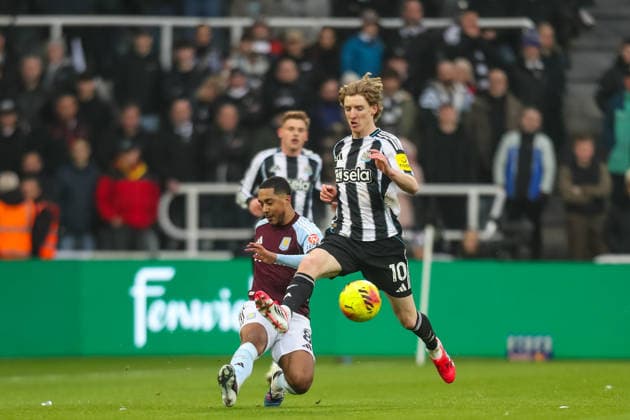 Newcastle United v Aston Villa, Premier League Anthony Gordon Of Newcastle United battles with Youri Tielemans Of Aston Villa during the Newcastle United v Aston Villa Premier League match at St. James Park, Newcastle Upon Tyne, England on 25 January 2026 Credit: Lee Keuneke Every Second Media Editorial use only. All images are copyright Every Second Media Limited. No images may be reproduced without prior permission. All rights reserved. Premier League and Football League images are subject to licensing agreements with Football DataCo Limited. see https: www.football-dataco.com Copyright: xIMAGO EveryxSecondxMediax ESM-1773-0077 LeexKeunekex xEveryxSecondxMediax