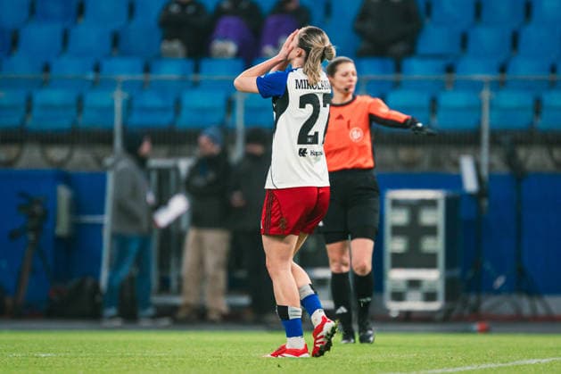 Google Pixel Frauen-Bundesliga: Hamburger SV vs. SGS Essen, 25.01.2026 Mária Mikolajová (Hamburger SV, 27) ärgert sich über vergebene Chance; Fußball, Google Pixel Frauen-Bundesliga, 15. Spieltag: Hamburger SV vs. SGS Essen am 25.01.2026 im Volksparkstadion, Hamburg DFB REGULATIONS PROHIBIT ANY USE OF PHOTOGRAPHS AS IMAGE SEQUENCES AND OR QUASI-VIDEO. Copyright: xBEAUTIFULxSPORTS Tonhäuserx