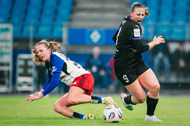 Google Pixel Frauen-Bundesliga: Hamburger SV vs. SGS Essen, 25.01.2026 Victoria Schulz (Hamburger SV, 19) wird gefolgt von Ramona Maier (SGS Essen, 9); Fußball, Google Pixel Frauen-Bundesliga, 15. Spieltag: Hamburger SV vs. SGS Essen am 25.01.2026 im Volksparkstadion, Hamburg DFB REGULATIONS PROHIBIT ANY USE OF PHOTOGRAPHS AS IMAGE SEQUENCES AND OR QUASI-VIDEO. Copyright: xBEAUTIFULxSPORTS Tonhäuserx