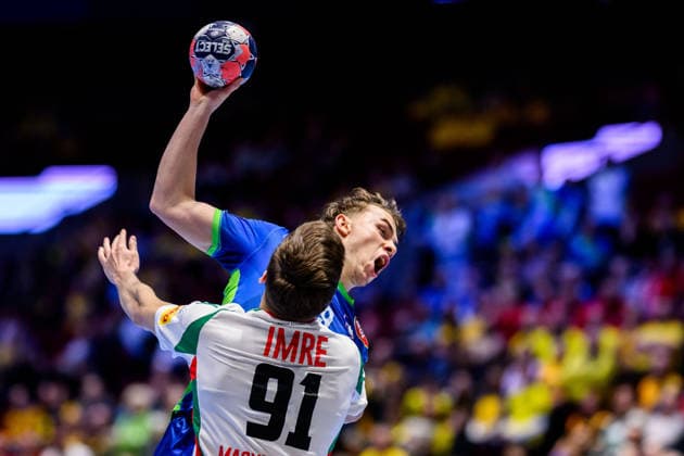 260125 Stas Slatinek Jovicic of Slovenia and Bence Imre of Hungary during the EHF European Handball Championship main round match between Slovenia and Hungary on January 25, 2026 in Malmö. Photo: Petter Arvidson BILDBYRAN kod PA PA1137 handball handboll handball handbolls-em 2026 slovenien slovenia hungary ungern ehf european handball championship bbeng Copyright: PETTERxARVIDSON BB260125PA004