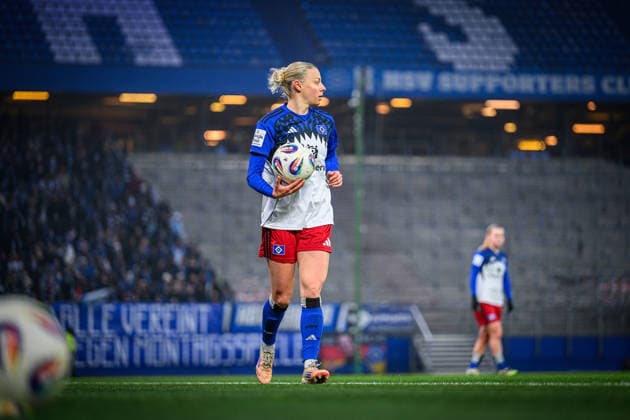 Fußball I Frauen I Saison 2025-2026 I Bundesliga I 15. Spieltag I Hamburger SV - SGS Essen I 25.01.2026 Sophie Hillebrand (22, Hamburger SV) Hamburg Volksparkstadion Hamburg Deutschland Copyright: xLobecax xHenningxRohlfsx